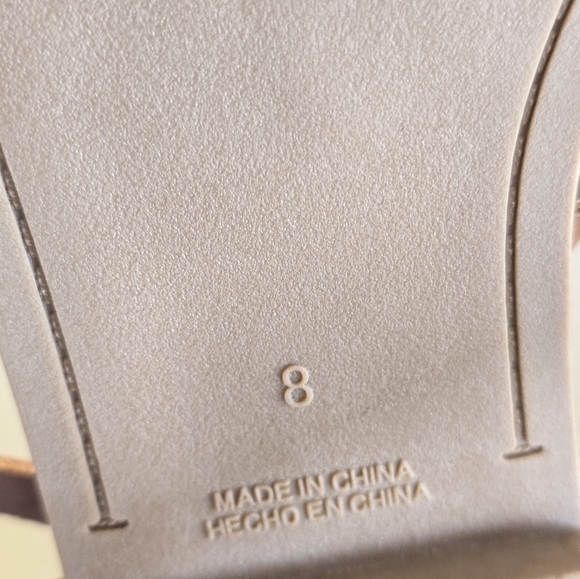 Old Navy Sandals Flats WomenSz Brown Size 8 Ankle Strap Comfort New - Picture 9 of 12